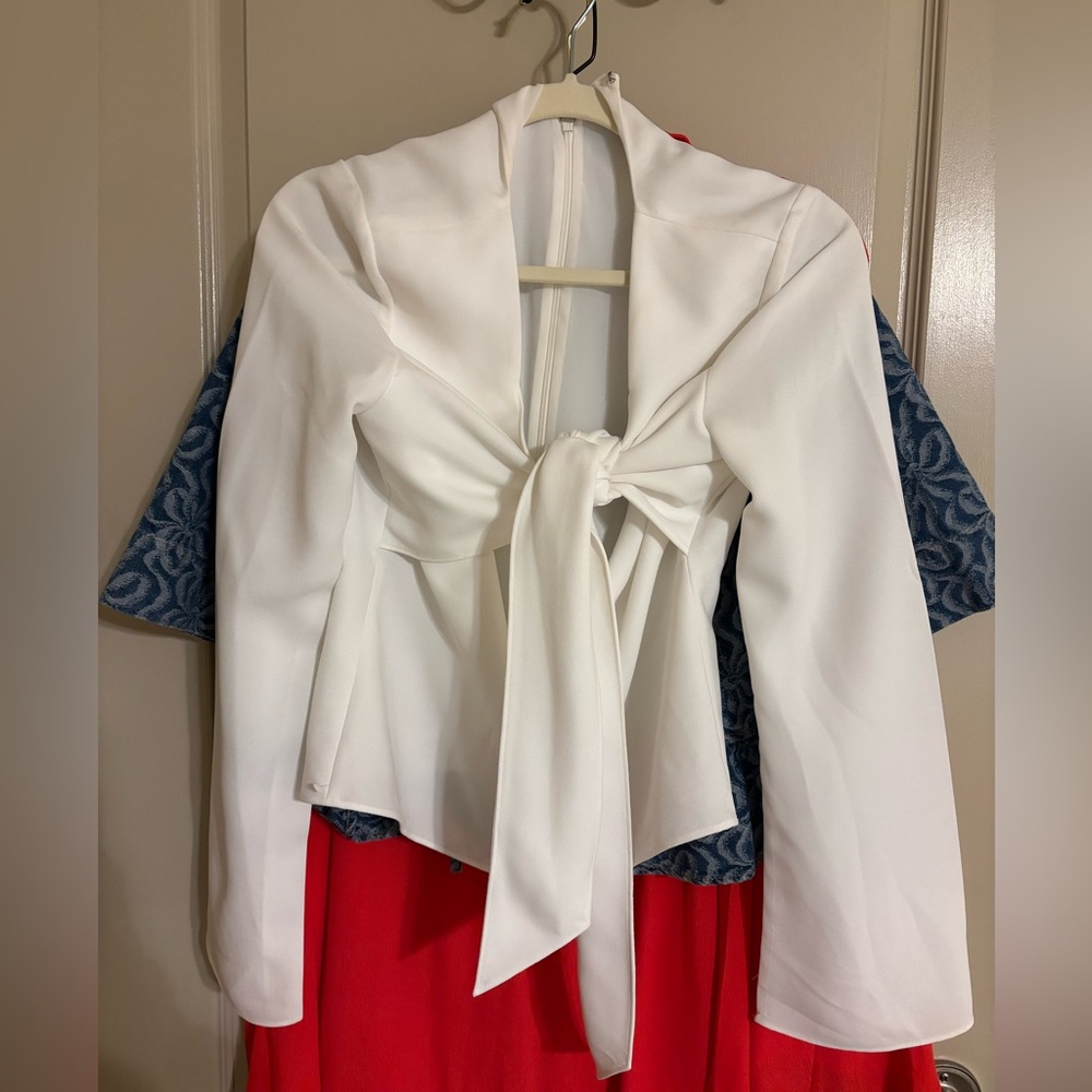 T by Alexander Wang tie top, worn a couple of times. Dry cleaned. Good condition